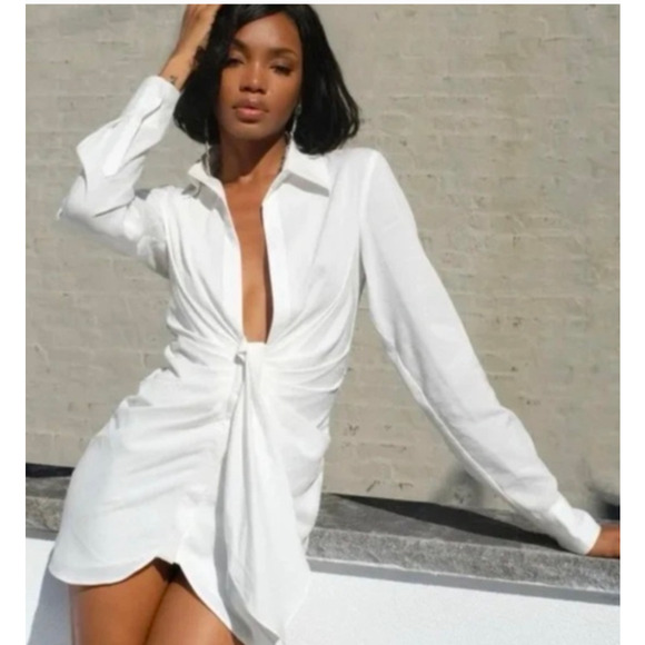 Choosy Crosby St. Dress Plunging Neckline Tie Waist Dress in Black Size 2 NWT - Picture 2 of 8